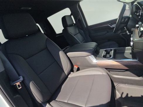 Used 2025 GMC Sierra 2500 SLT w/ SLT Convenience Package image 18