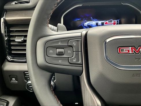 Used 2025 GMC Sierra 1500 AT4 w/ AT4 Premium Package AWD/4WD image 15
