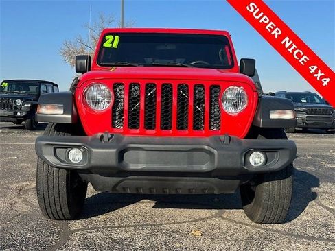 Used 2021 Jeep Gladiator Sport image 2