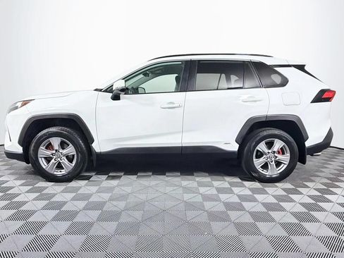 Used 2022 Toyota RAV4 XLE w/ XLE Grade Weather Package AWD/4WD image 7