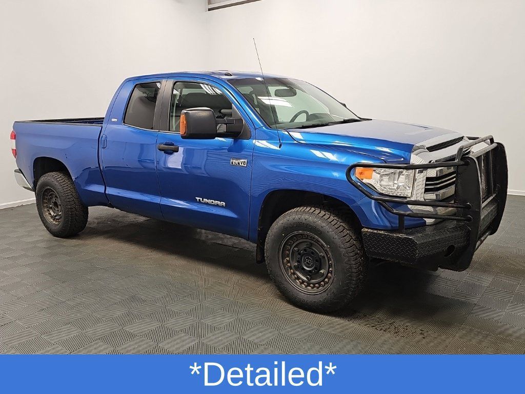 Used 2017 Toyota Tundra SR5 w/ SR5 Upgrade Package AWD/4WD image 2