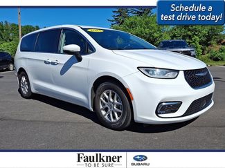 Used 2023 Chrysler Pacifica Touring-L FWD video 1