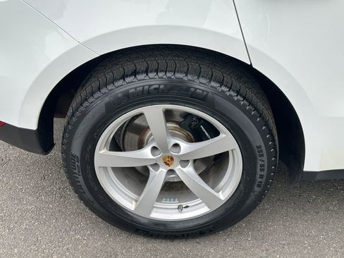 Used 2019 Porsche Macan AWD/4WD image 12