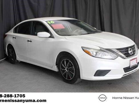 Used 2016 Nissan Altima 2.5 FWD image 1