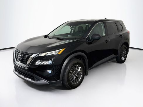 Used 2023 Nissan Rogue S AWD/4WD image 3