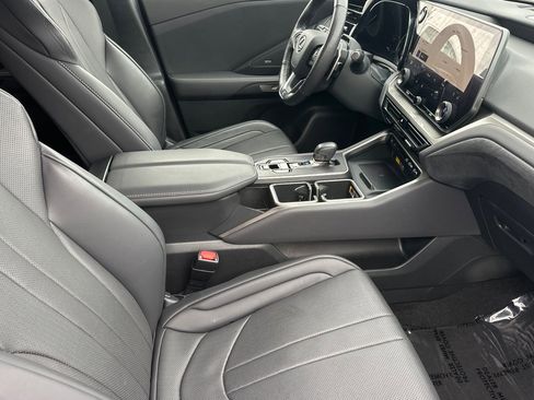 Used 2024 Lexus TX 500h AWD image 17