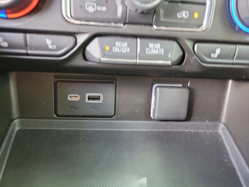 Used 2021 Chevrolet Tahoe RST w/ Luxury Package image 19