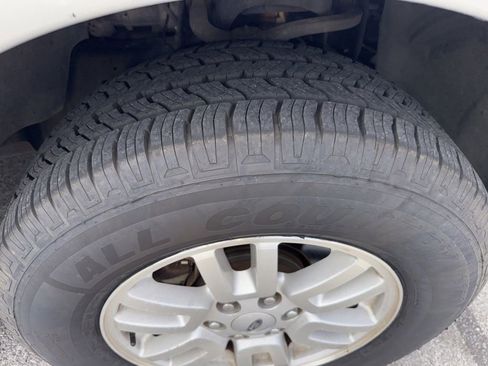 Used 2011 Ford Expedition EL XLT image 11