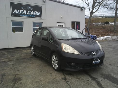 Used 2011 Honda Fit Sport image 3
