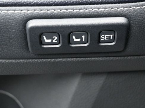 Certified 2022 Toyota 4Runner Limited AWD/4WD image 12