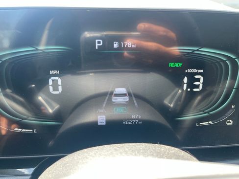 Used 2023 Kia Niro EX Touring FWD image 7