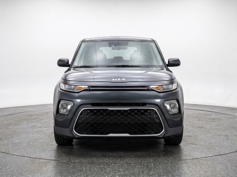 Used 2025 Kia Soul LX w/ LX Technology Package FWD image 2