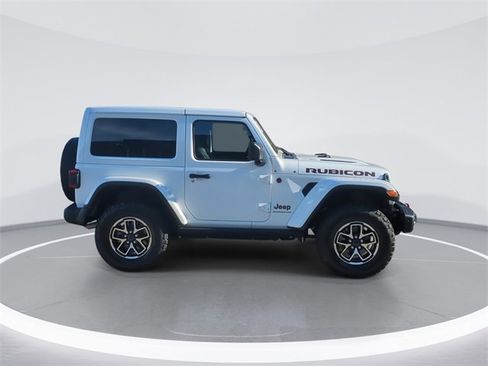 Used 2024 Jeep Wrangler Rubicon image 9