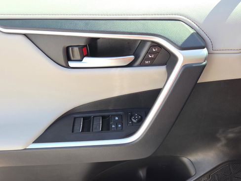 Certified 2025 Toyota RAV4 Limited w/ Advanced Technology Package FWD image 18