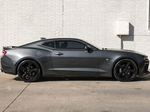 Used 2018 Chevrolet Camaro SS image 6