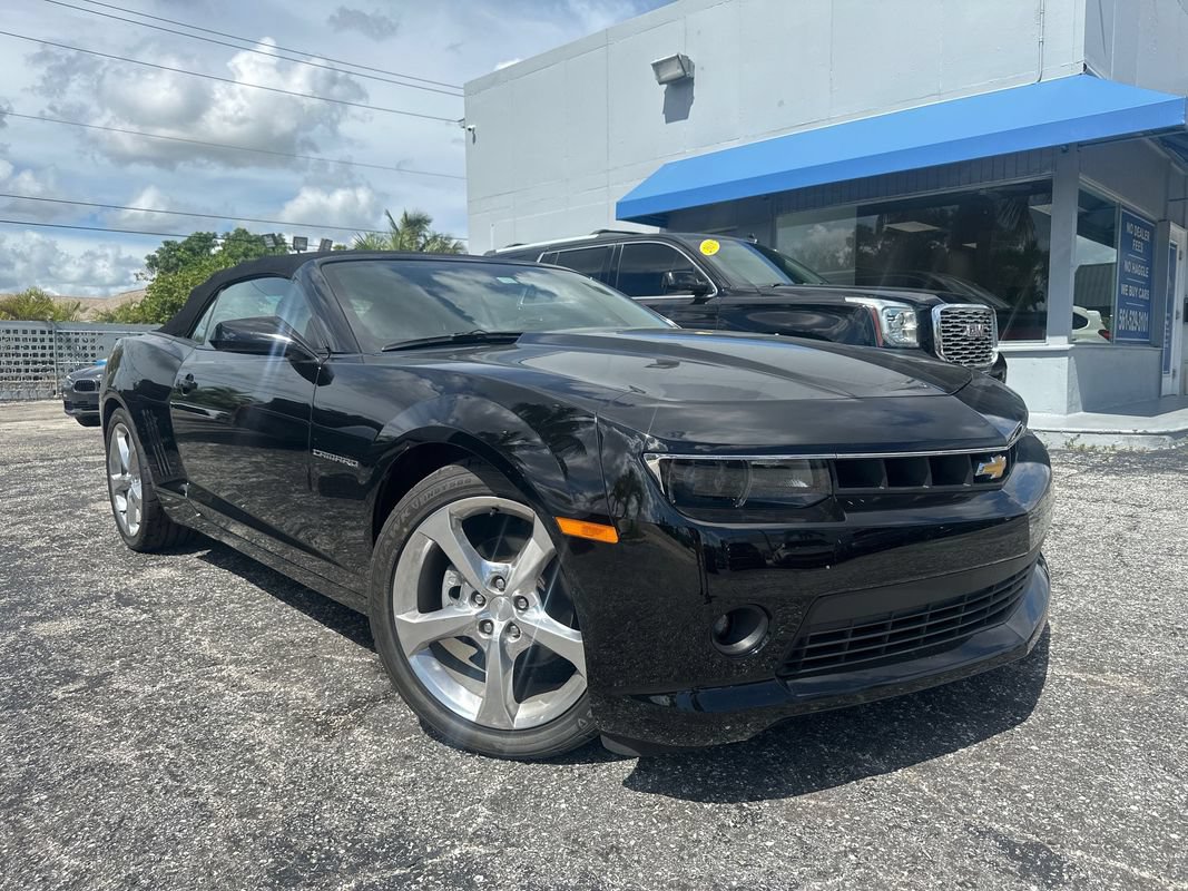 Used 2015 Chevrolet Camaro LT w/ RS Package RWD image 7