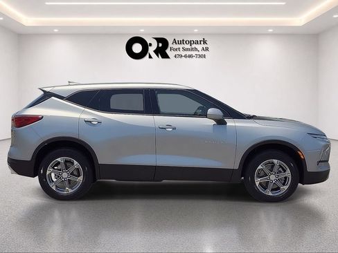 Used 2026 Chevrolet Blazer LT FWD image 5