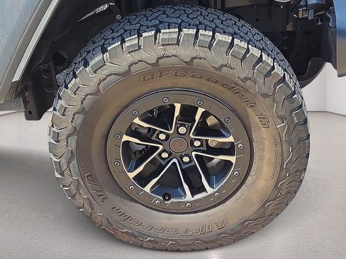 Used 2024 Jeep Wrangler Unlimited Rubicon w/ XTREMEE 35" Tire Package AWD/4WD image 10