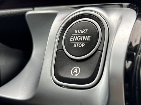 Certified 2024 Mercedes-Benz GLB 250 4MATIC image 31