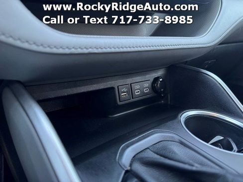 Used 2023 Toyota Highlander LE AWD/4WD image 13