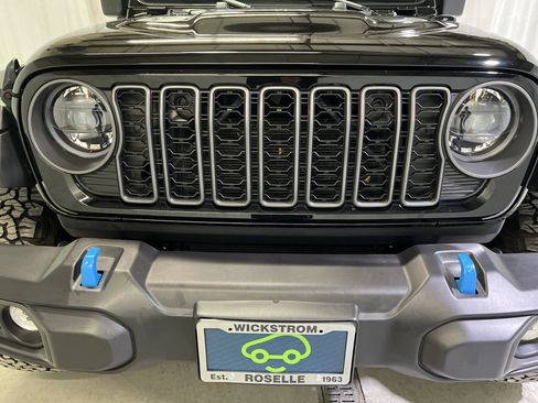 Used 2025 Jeep Wrangler Unlimited Rubicon 4xe w/ Convenience Group image 4