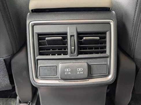 Used 2020 Subaru Forester Premium AWD/4WD image 12
