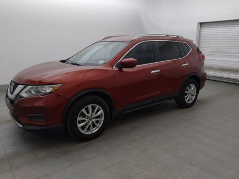 Used 2018 Nissan Rogue SV w/ Premium Package FWD image 2