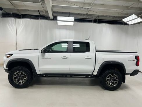 Certified 2024 Chevrolet Colorado ZR2 w/ ZR2 Convenience Package III AWD/4WD image 8