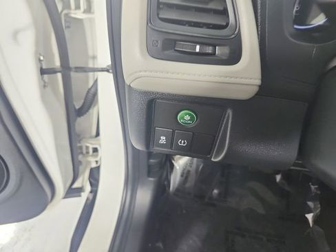 Used 2017 Honda HR-V LX image 14