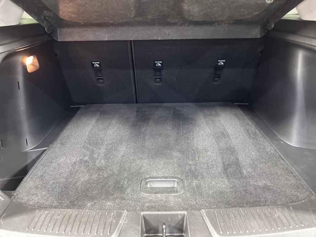 Used 2025 Chevrolet Trax LT FWD image 19