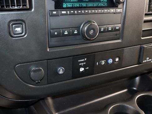 Used 2020 Chevrolet Express 2500 image 15