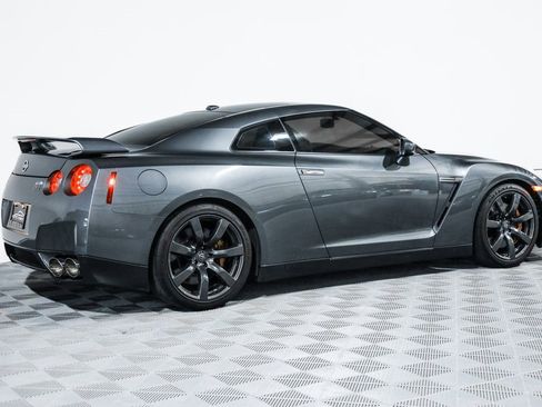 Used 2009 Nissan GT-R Premium image 4