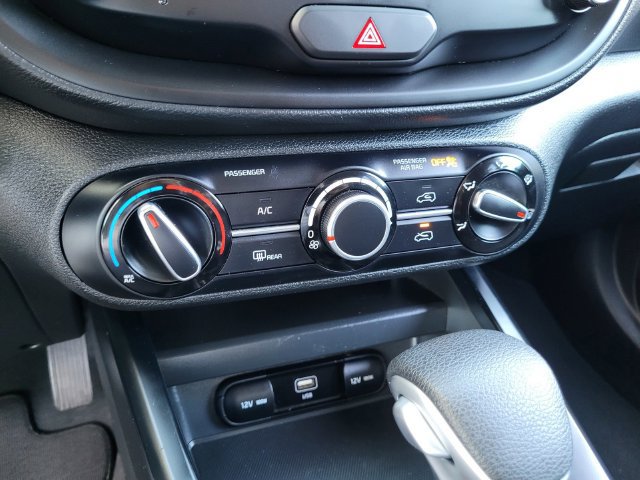 Certified 2025 Kia Soul LX w/ LX Technology Package FWD image 21