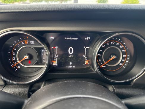 Used 2023 Jeep Gladiator Willys image 8