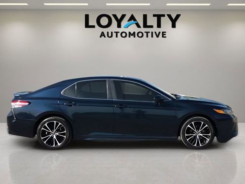 Used 2018 Toyota Camry SE image 6
