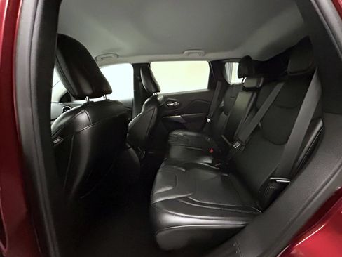 Used 2019 Jeep Cherokee Limited AWD/4WD image 19