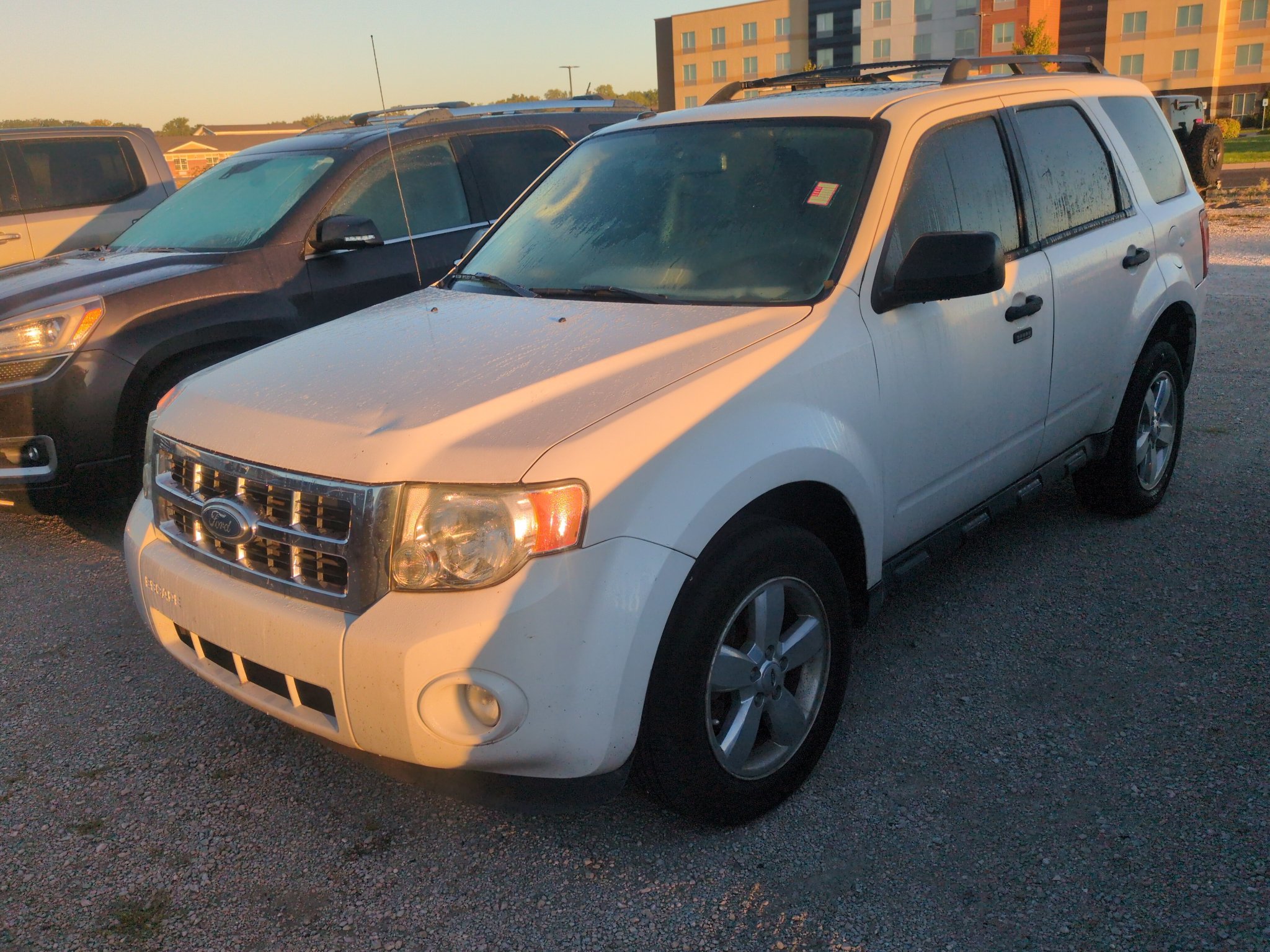 Used 2011 Ford Escape XLT w/ 202A Rapid Spec Order Code FWD image 1