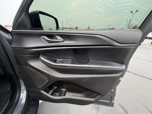 Used 2023 Jeep Grand Cherokee L Laredo AWD/4WD image 15