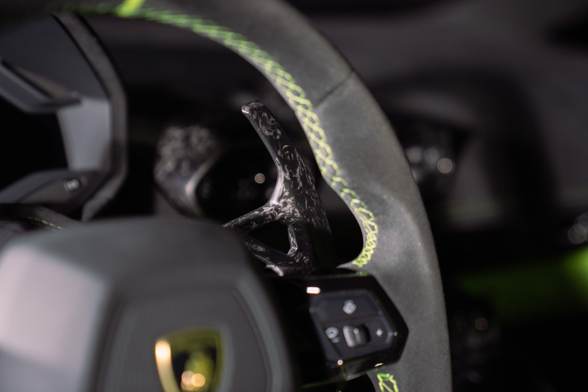 Used 2018 Lamborghini Huracan Performante AWD/4WD image 34