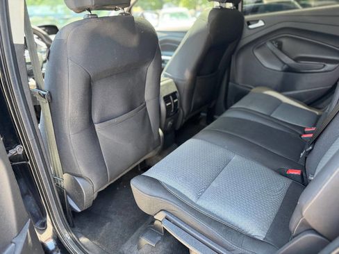 Used 2017 Ford Escape SE FWD image 19