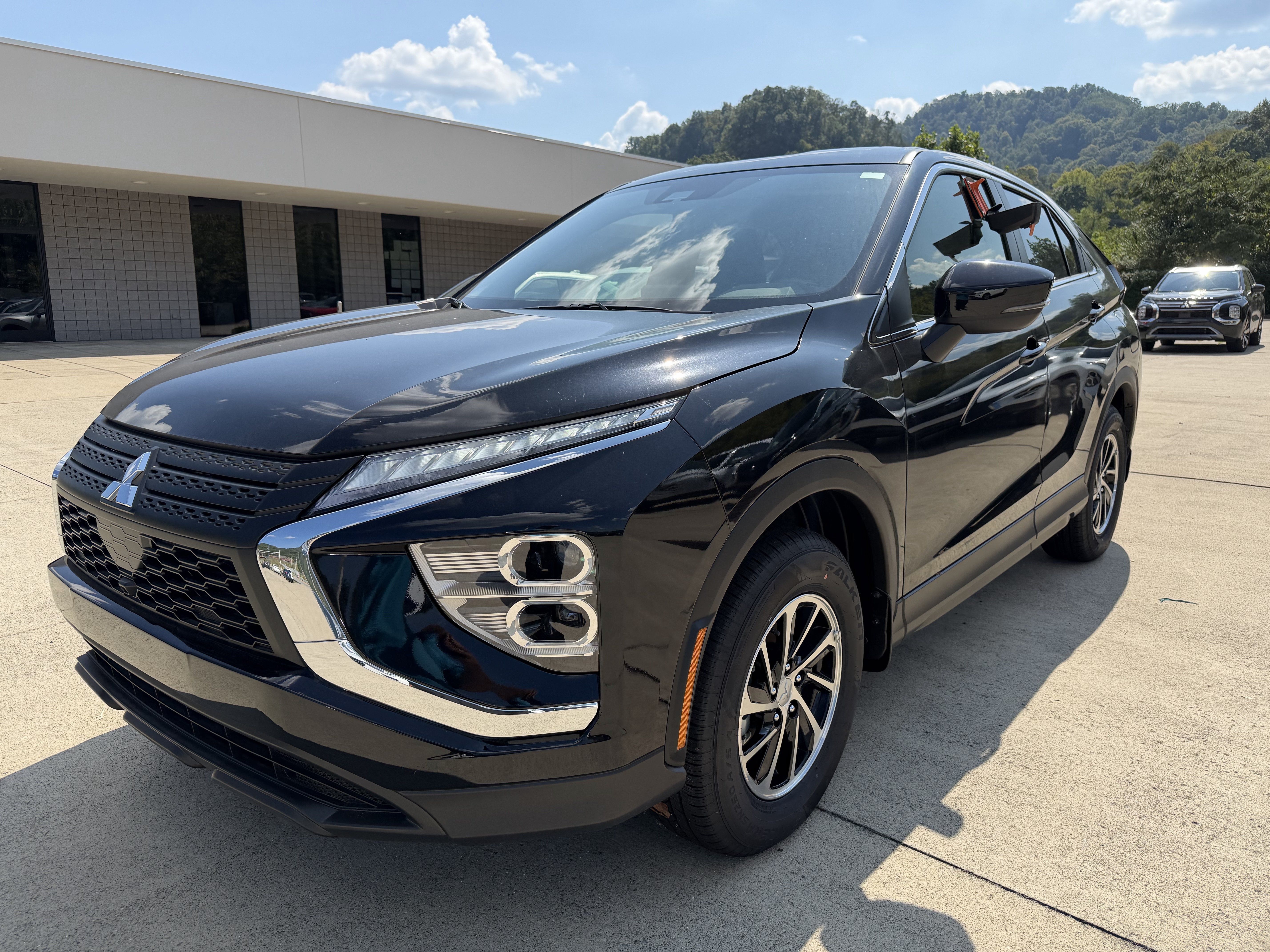 New 2026 Mitsubishi Eclipse Cross ES AWD/4WD image 3