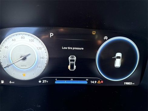 Used 2023 Hyundai Santa Fe SEL w/ Premium Package image 9