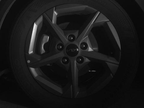 Used 2025 Kia K4 LXS image 12