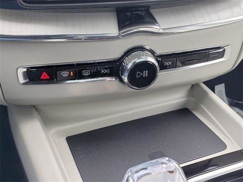 New 2026 Volvo XC60 T8 Ultra w/ Climate Package image 24