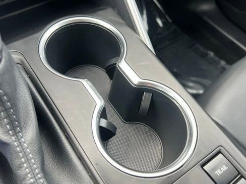 Certified 2025 Toyota Highlander XLE image 39