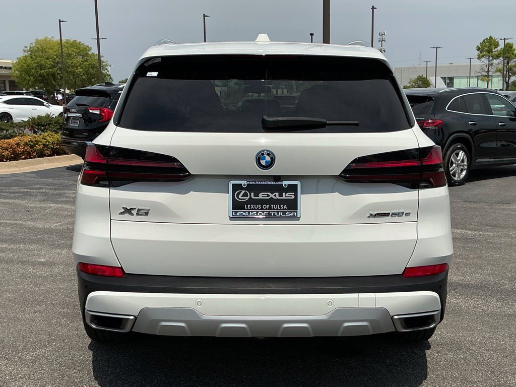 Used 2024 BMW X5 xDrive50e AWD/4WD image 4