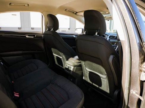 Used 2015 Ford Fusion SE image 24