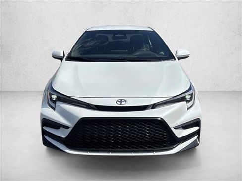 Used 2025 Toyota Corolla SE FWD image 2