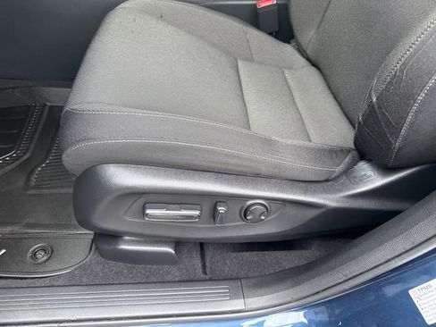 Used 2024 Honda CR-V EX image 11
