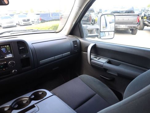 Used 2009 Chevrolet Silverado 2500 LT w/ Interior Plus Package AWD/4WD image 20